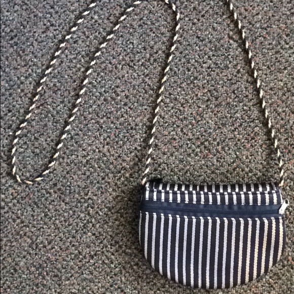 Gold and dark blue striped purse - Picture 3 of 4